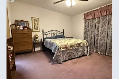 120 SE Oak Leaf Ln, Winston, OR 97496 - Photo 11