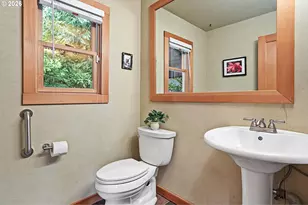 4068 SW Hewett Blvd, Portland, OR 97221 - Photo 15