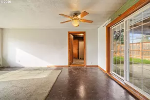 9011 NE Tillamook St, Portland, OR 97220 - Photo 11