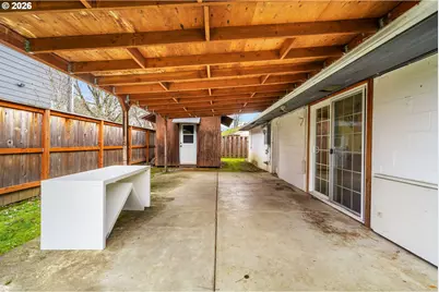 9011 NE Tillamook St, Portland, OR 97220 - Photo 39