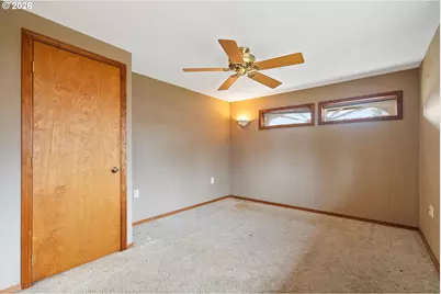9011 NE Tillamook St, Portland, OR 97220 - Photo 23