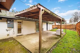 9011 NE Tillamook St, Portland, OR 97220 - Photo 37