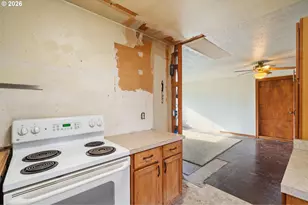 9011 NE Tillamook St, Portland, OR 97220 - Photo 17