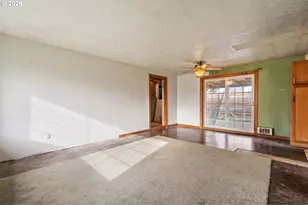 9011 NE Tillamook St, Portland, OR 97220 - Photo 5