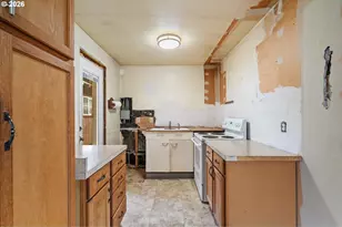 9011 NE Tillamook St, Portland, OR 97220 - Photo 19