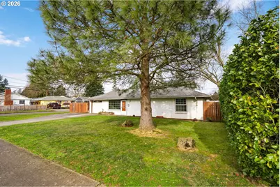 9011 NE Tillamook St, Portland, OR 97220 - Photo 3