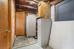 9011 NE Tillamook St, Portland, OR 97220 - Photo 21