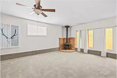 1490 Carobelle Ct, Cottage Grove, OR 97424 - Photo 9