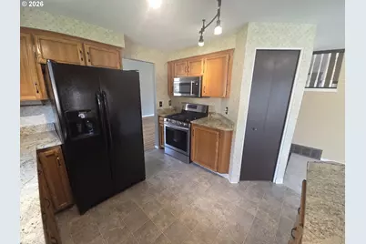 2103 SW Stella Way, Troutdale, OR 97060 - Photo 9