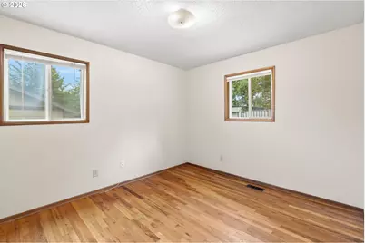 807 SE 169th Dr, Portland, OR 97233 - Photo 3