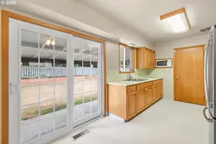 807 SE 169th Dr, Portland, OR 97233 - Photo 33
