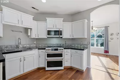 19062 SW York St, Beaverton, OR 97003 - Photo 17