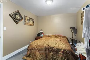 205 NE 160th Ave, Portland, OR 97230 - Photo 17