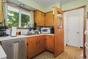 205 NE 160th Ave, Portland, OR 97230 - Photo 13