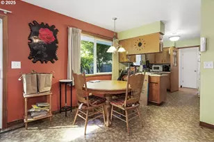 205 NE 160th Ave, Portland, OR 97230 - Photo 9