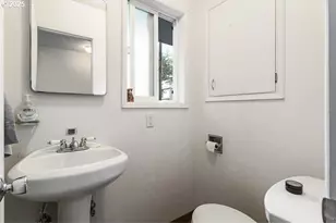 205 NE 160th Ave, Portland, OR 97230 - Photo 19