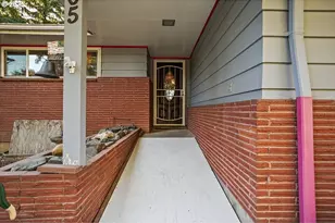 205 NE 160th Ave, Portland, OR 97230 - Photo 5