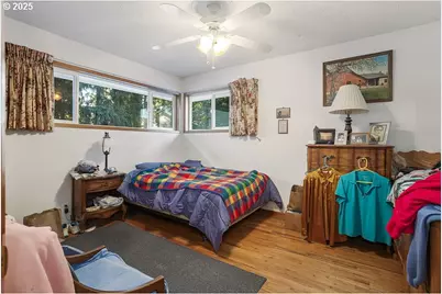 205 NE 160th Ave, Portland, OR 97230 - Photo 23