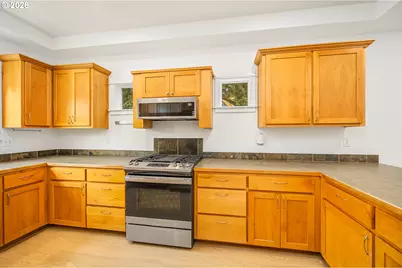 159 Crocker Ln, Eugene, OR 97404 - Photo 5