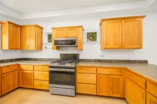 159 Crocker Ln, Eugene, OR 97404 - Photo 5