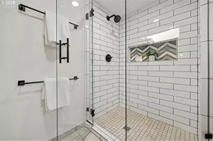 3325 NE Holladay St, Portland, OR 97232 - Photo 29