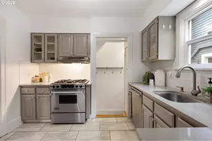 3325 NE Holladay St, Portland, OR 97232 - Photo 17