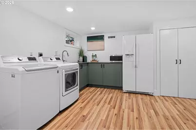 3325 NE Holladay St, Portland, OR 97232 - Photo 33