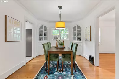 3325 NE Holladay St, Portland, OR 97232 - Photo 7