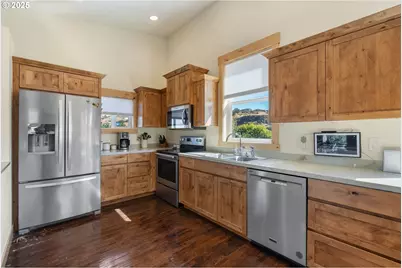 192 Honey Suckle Ln, The Dalles, OR 97058 - Photo 5