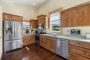 192 Honeysuckle Ln, The Dalles, OR 97058 - Photo 5