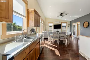 192 Honeysuckle Ln, The Dalles, OR 97058 - Photo 3