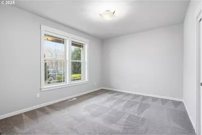 12118 Tolstrup Dr, Oregon City, OR 97045 - Photo 5