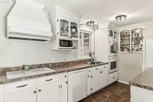 30166 Sandy Ln, Rainier, OR 97048 - Photo 7