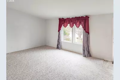 210 NW Timothy Ave, Winston, OR 97496 - Photo 5