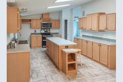 210 NW Timothy Ave, Winston, OR 97496 - Photo 7