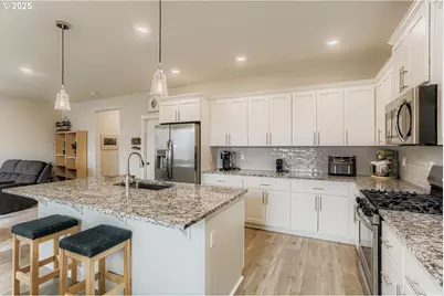 2676 NW Shadden Dr, McMinnville, OR 97128 - Photo 13