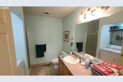 504 Wall St, Silverton, OR 97381 - Photo 15