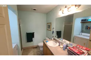 504 Wall St, Silverton, OR 97381 - Photo 15