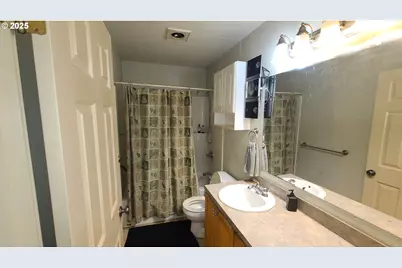 504 Wall St, Silverton, OR 97381 - Photo 9