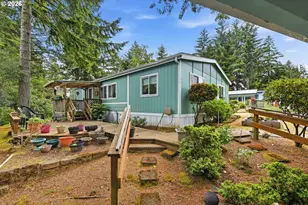 495 Village Pines Way, Coos Bay, OR 97420 - Photo 5