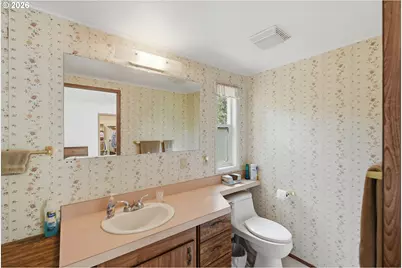 495 Village Pines Way, Coos Bay, OR 97420 - Photo 31
