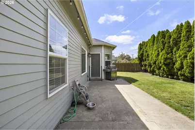 1329 Anna St, Woodburn, OR 97071 - Photo 29