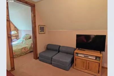 27503 E Marion Ave, Rhododendron, OR 97049 - Photo 21