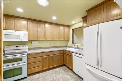 1501 Newport Way, Woodburn, OR 97071 - Photo 3