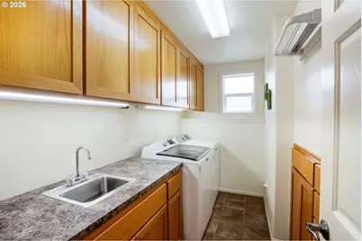 3363 Bentley Ave, Eugene, OR 97405 - Photo 11