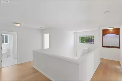 5728 NW Skycrest Pkwy, Portland, OR 97229 - Photo 23