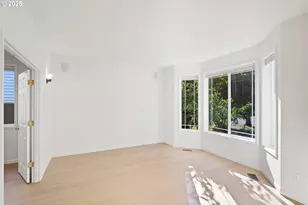 5728 NW Skycrest Pkwy, Portland, OR 97229 - Photo 15