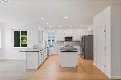 5728 NW Skycrest Pkwy, Portland, OR 97229 - Photo 7