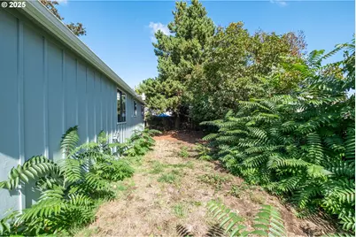 875 S 5th St, Lebanon, OR 97355 - Photo 27