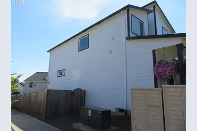 1598 19th Ave, Forest Grove, OR 97116 - Photo 5